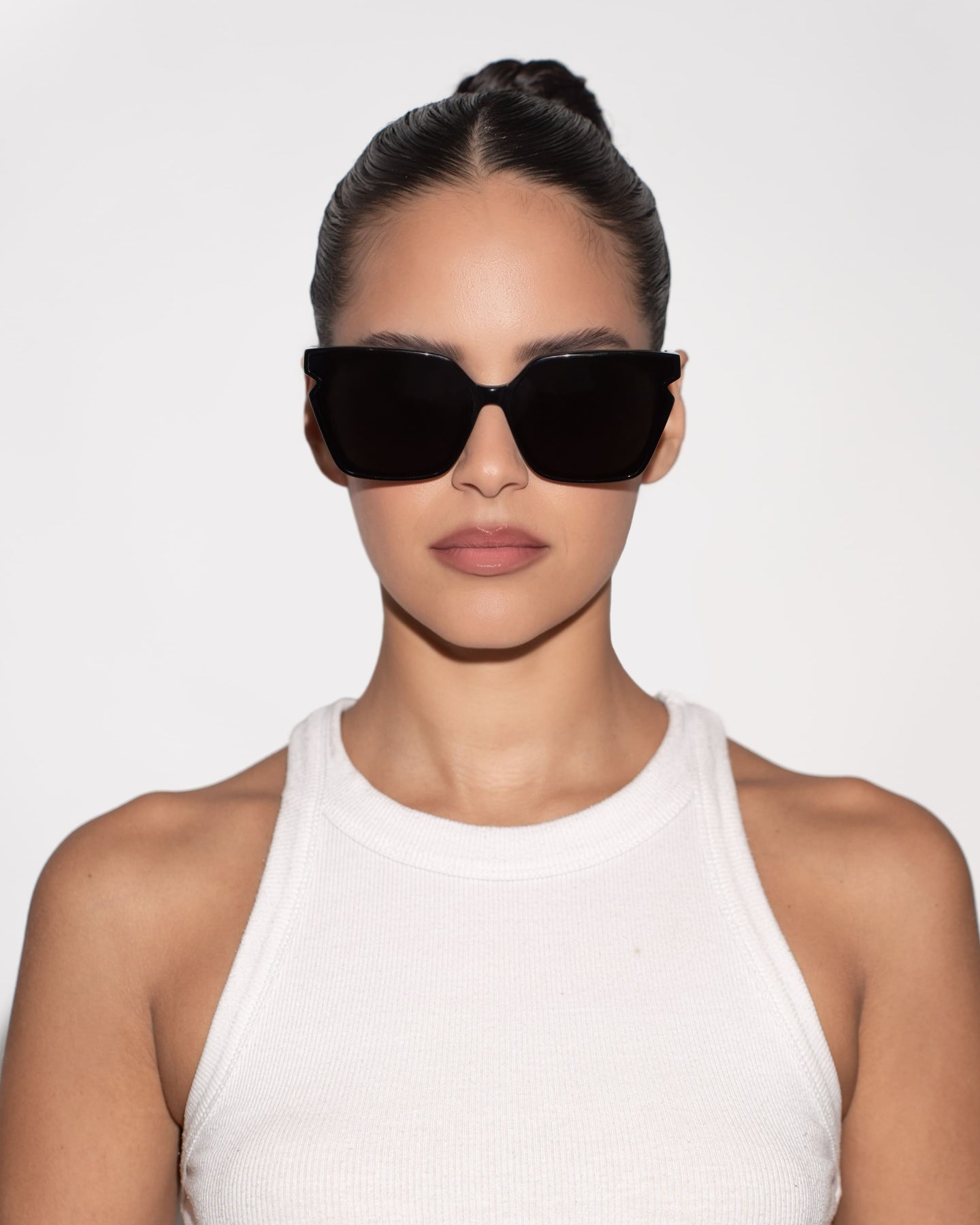 Discover Gaia Black Sunglasses for Women – Stylish UV Protection, Available in USA, UK, Canada & UAE